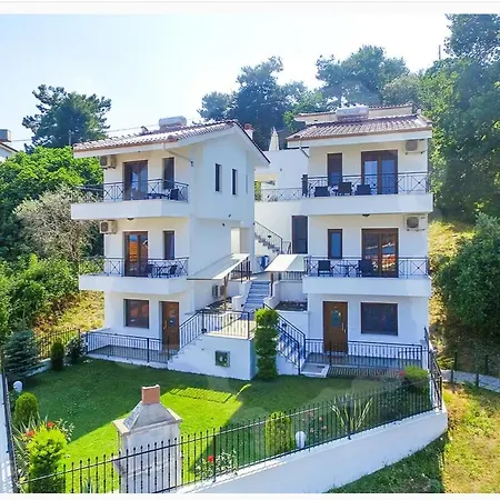 Loretta Maisonettes And Studios Chrysi Ammoudia Exterior photo