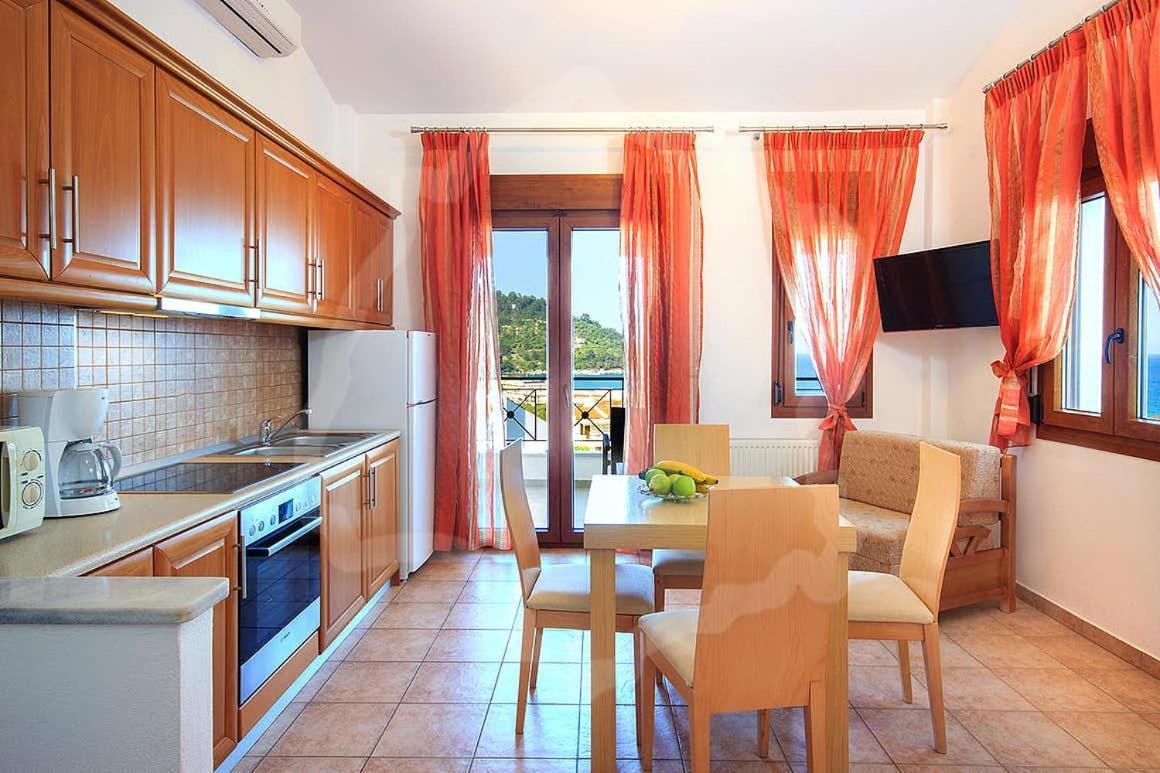 Loretta Maisonettes And Apartment *